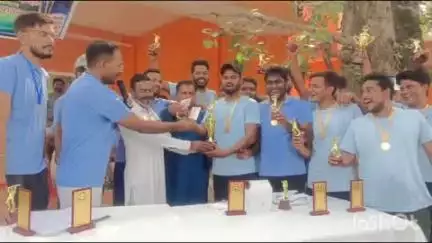 मीरगंज: युवा मंगल दल मैदान में चल रहे दस दिवसीय क्रिकेट टूर्नामेंट का सिधौली में हुआ समापन