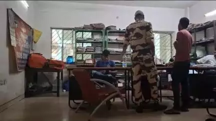 धनबाद/केंदुआडीह: 20 वर्षीय युवती धनसार थाना पहुंची, युवक पर लगाए गंभीर आरोप