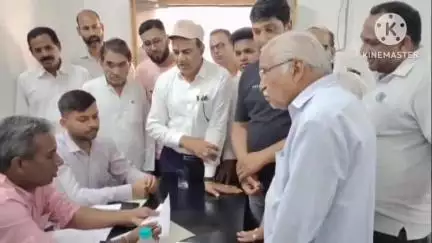 जावद: मोरका मार्ग पर हादसों को लेकर स्थानीय लोगों ने जनसुनवाई में दिया आवेदन, स्पीड ब्रेकर और लाइट की मांग की
