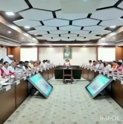 कोतमा: भोपाल में आयोजित कैबिनेट बैठक में शामिल हुए कुटीर एवं ग्रामोद्योग मंत्री व कोतमा MLA दिलीप जायसवाल