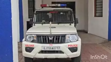 કપરાડા: મંદિર દાનના બહાને દુકાનદાર અને મહિલા પાસેથી સોનાની ચેઇન લઈ ગઠિયા ફરાર થનારા બેના CCTV સામે આવ્યા