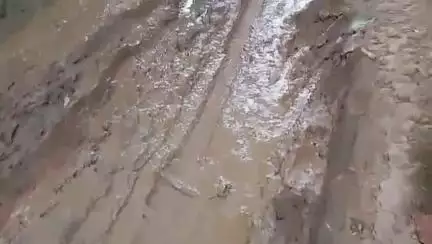 কেশপুর: বেহাল রাস্তা নিয়ে বারবার বিক্ষোভ কেশপুরে, পূর্ত ও অর্থস্থায়ী কমিটির জরুরি বৈঠক ১৩ই জুন