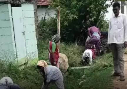 ఎల్లారెడ్డి: ఎల్లారెడ్డి పట్టణంలో శానిటేషన్ కార్యక్రమాన్ని నిర్వహించిన మున్సిపల్ అధికారులు