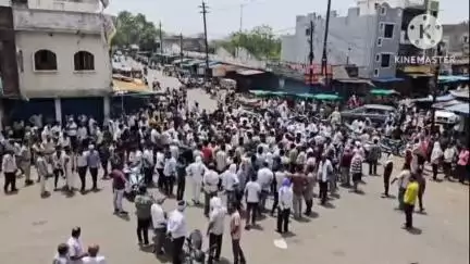 पथरिया: पथरिया में जनसमुदाय ने लगाए 'टी आई हटाओ, पथरिया बचाओ' के नारे