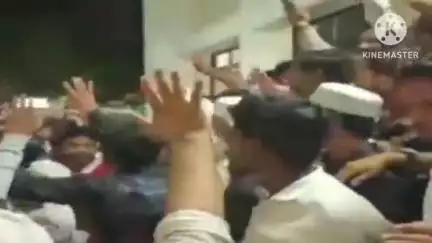 परतूर: मुहंम्मद पैगंबरांबद्दल सोशल मीडियावर आक्षेपहार्य व्हिडीओ; परतूर येथे मुस्लिम समाजाच्या वतीने पोलीस ठाण्यात निवेदन