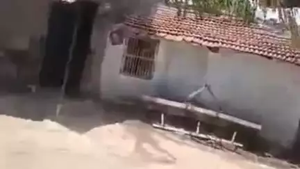 टांटोटी: सरसड़ी गांव में शॉर्ट सर्किट से एक मकान व बाड़े में लगी आग, पीड़ितों ने मुआवजे की मांग की