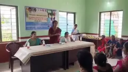 చేబ్రోలు గ్రామంలో బాల్య వివాహాలపై అవగాహన కల్పించిన జిల్లా బాలల పరిరక్షణ విభాగం కౌన్సిలర్ బి.దుర్గారాణి