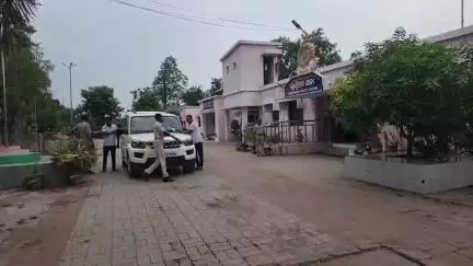 ଛେଣ୍ଡିପଦା: ଅଟୋ ଚାଳକଙ୍କୁ ମାଡ଼ ମାରି ଟଙ୍କା ଓ ଅଟୋ ଲୁଟ କରିଵା ଅଭିଯୋଗରେ ଦୁଇ ଗିରଫ l