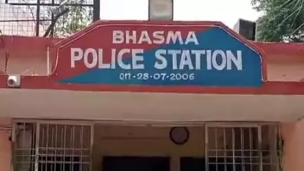 ସୁନ୍ଦରଗଡ ସହର: କୁରୁମକେଲ ଅଞ୍ଚଳର ଜଣେ ମହିଳାଙ୍କୁ ତାଙ୍କ ଭାଇ ମାନେ ନୁଆଡିହିରେ ଜମି ଭାଗ ବାଣ୍ଟକୁ କେନ୍ଦ୍ର କରି ମାଡ଼ ପିଟ , ଭଷ୍ମା ଥାନାରେ ମାମଲା