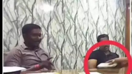 मावळ: देहूरोड परिसरात आरटीआय कार्यकर्त्याचा पैसे घेतानाचा व्हिडिओ व्हायरल; युट्युब पत्रकारांना घेऊन केला होता प्लॅन