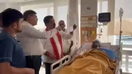 सुकमा: उपमुख्यमंत्री विजय शर्मा ने रामकृष्ण अस्पताल पहुँचकर सुकमा नक्सली घटना में घायल पुलिस अधिकारियों से की मुलाकात