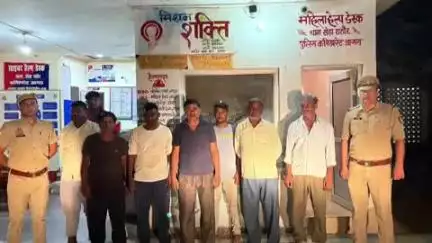 बाह: खेड़ाराठौर पुलिस ने जुए की फड़ पर मारा छापा, 8 जुआरियों को किया गिरफ्तार