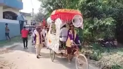 बेनीपुर: महिनाम पछवारी टोल में श्रीमद्भागवत कथा का शुभारंभ कलश यात्रा के साथ