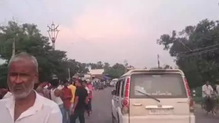 হরিহরপাড়া: কাশেমের মোড় সংলগ্ন এলাকায় ভয়াবহ পথ দুর্ঘটনায় আহত হলো দুই, চাঞ্চল্য এলাকায়