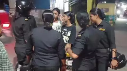 সোনারপুর: মহিলাদেরকে সচেতন করতে তাদের আস্থা বাড়াতে নরেন্দ্রপুর থানায় এলাকায় উপস্থিত উইনার্স টিম