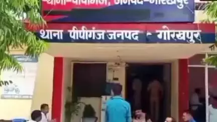 कैंपियरगंज: पीपीगंज इलाके के फुलवरिया गांव निवासी विवाहिता ने सास-ससुर और पति पर दहेज के लिए प्रताड़ित करने का लगाया आरोप