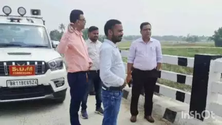 फारबिसगंज: फारबिसगंज के एसडीओ ने बाढ़ से पूर्व तैयारी के लिए परमान नदी के बांधों का किया निरीक्षण