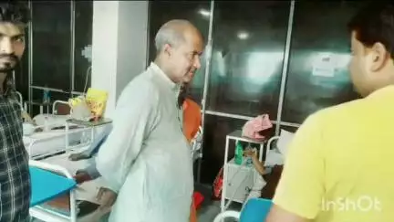 गायघाट: लदौर पंचायत में लगा निःशुल्क चिकित्सा शिविर, 150 से अधिक लोगों की हुई कैंसर जांच