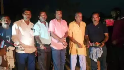 कसमार: टांगटोना गांव में नए बिजली ट्रांसफार्मर का उद्घाटन, 15 दिनों से बाधित बिजली आपूर्ति हुई बहाल