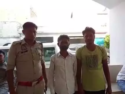 तहसील क्षेत्र के कस्बा बुगरासी में झगड़ा कर रहे दो युवकों को पुलिस ने किया गिरफ्तार