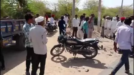 रेवदर: रेवदर के दांतराई हरणी अमरपुरा रोड पर ट्रैक्टर और बाइक के बीच भिंडत, युवक की इलाज के दौरान हुई मौत