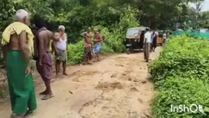 କାକଟପୁର: ନଈଗୁଆଁ ମୁଖ୍ୟ ରାସ୍ତାରୁ ବିନାୟକପୁର ପର୍ଯ୍ୟନ୍ତ ରାସ୍ତାର ଅବସ୍ଥା ଶୋଚନୀୟ, ଯାତାୟାତ ପାଇଁ ସମସ୍ୟା #jansamasya