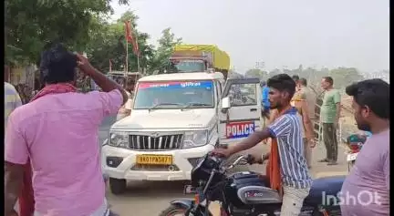 संपतचक: गौरीचक: पुनपुन नदी पुल की रेलिंग तोड़कर ट्रैक्टर नीचे गिरा, चालक की मौके पर मौत
