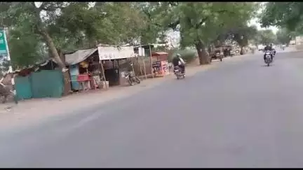 चोपडा: खर्डी गावात वापी येथून कसले कागदपत्र आले अशा विचारल्याच्या कारणावरून दांपत्यास पाच जणांची मारहाण,अडावद पोलिसात गुन्हा