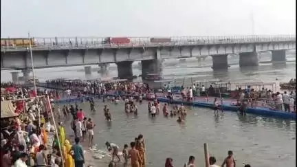 धनौरा: गजरौला के ब्रजघाट व तिगरी गंगा धाम में जेठ पूर्णिमा पर लाखों श्रद्धालुओं ने लगाई आस्था की डुबकी