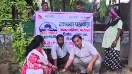 पलवल: पलवल में मोक्षधाम में पौधारोपण कर पर्यावरण को स्वच्छ रखने का दिया संदेश
