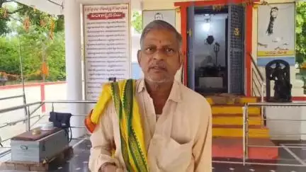 సిర్పూర్ టి: కాగజ్ నగర్ పట్టణంలోని త్రినేత్రి శివాలయంలో చోరీ, కేసు నమోదు చేసి దర్యాప్తు చేస్తున్న పోలీసులు
