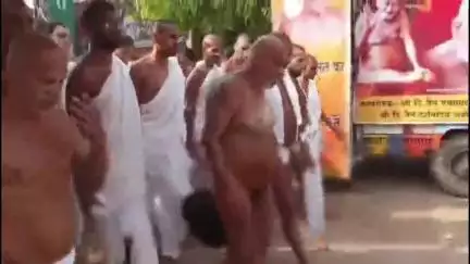 जैसीनगर: 32 साल बाद निर्यापक मुनि पूज्य श्री 108 सुधा सागर जी महाराज का जैसीनगर में मंगल प्रवेश, दर्शन के लिए उमड़ी भीड़