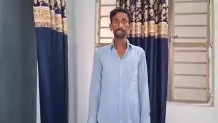 धोरैया: धनकुंड पुलिस ने छेड़खानी के नामजद अभियुक्त को फुलवरिया गांव से किया गिरफ्तार