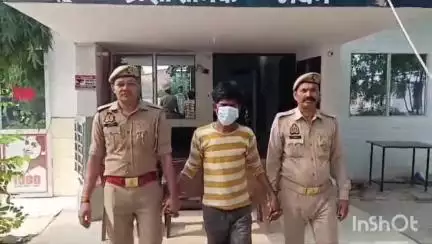हरदोई: कोतवाली देहात पुलिस ने मंदिर से घण्टा चोरी करने वाले हरिराम को दबोचा, एक घण्टा व लोहे का गेट बरामद किया