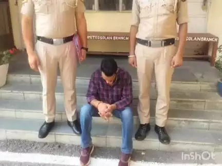 सोलन: सोलन पुलिस की टीम ने कुख्यात आदतन नशा तस्कर, गांव शिल्ली निवासी सचिन ठाकुर को प्रीवेंटिव एक्शन के तहत जेल में डाला