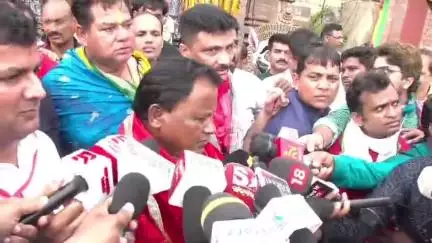 ପୁରୀ ମ୍ୟୁନିସିପାଲଟି: ଶ୍ରୀମନ୍ଦିର ରେ ମହାପ୍ରଭୁ ଙ୍କ ଦର୍ଶନ କରି ସିଂହଦ୍ୱାର ଠାରେ ପ୍ରତିକ୍ରିୟା ରଖିଲେ ମୁଖ୍ୟମନ୍ତ୍ରୀ l