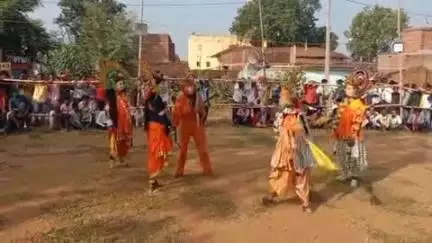 गोला: हेरमदगा में मंडा पर्व पर छऊ नृत्य कार्यक्रम का आयोजन