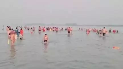 धनौरा: ज्येष्ठ मास की अंतिम पूर्णिमा स्नान पर तिगरी गंगा धाम में श्रद्धालुओं का शैलाब उमड़ा