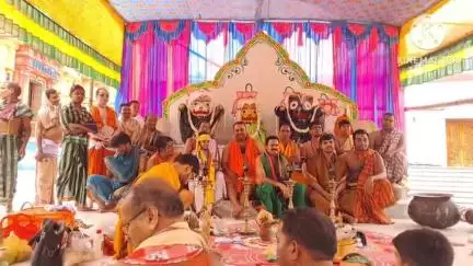 ଫୁଲବାଣୀ ସହର: ବାଲିଗୁଡ଼ା  ଜଗନ୍ନାଥ ମନ୍ଦିର ପରିସରରେ ଦେବସ୍ନାନ  ପୁର୍ଣିମା ଯାତ୍ରା ଅନୁଷ୍ଠିତ