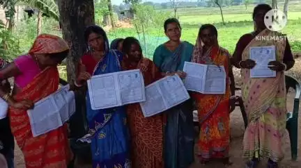 আড়শা: উন্নয়নের বার্তা নিয়ে রামুডি গ্রামে মহিলা তৃনমুল কংগ্রেস