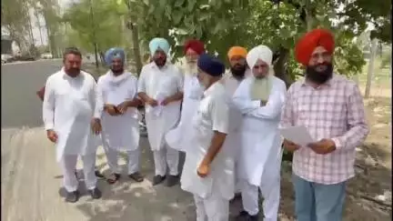 थानेसर: कुरुक्षेत्र रोड पर सड़क निर्माण के मामले में डॉ जसविंदर खेहरा पीड़ितों से मिले, SHO को निलंबित करने की मांग की