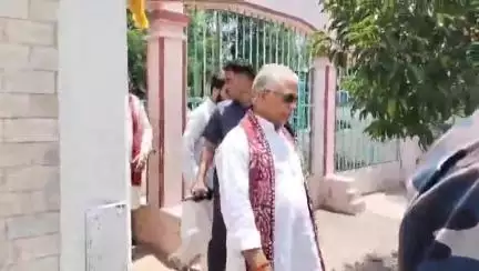 ফরিদপুর দুর্গাপুর: দুর্গাপুর ইস্পাত নগরীর জগন্নাথ মন্দিরে এসে দিলীপ ঘোষ বলেন পুরীতে ও দীঘায় জগন্নাথ দেব বিতর্ক প্রয়োজন নেই ধামে ভগবান