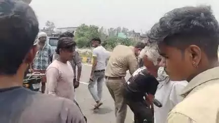 सहसवान: जरीफनगर थाना क्षेत्र में बाइक अनियंत्रित होकर फिसली, बाइक सवार हाईवे पर गिरकर गंभीर रूप से हुआ घायल