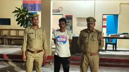 सफीपुर: फतेहपुर चौरासी में अवैध शराब के खिलाफ पुलिस की बड़ी कार्रवाई, 15 लीटर अवैध शराब के साथ अभियुक्त गिरफ्तार