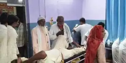 निवाई: क्षेत्र के गांव खिड़की में मुस्लिम बंजारा समाज के दो गुटों के बीच हुई लाठी-भाटा जंग, 6 लोग हुए घायल