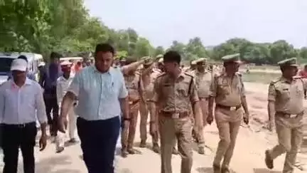 भीटी: 13 जून को मुख्यमंत्री के प्रस्तावित दौरे को लेकर प्रशासन सतर्क, डीएम और एसपी ने शिवबाबा परिसर का लिया जायजा