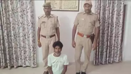 हिण्डौन: सदर पुलिस ने थाने के HS को अवैध हथियार के साथ तेली की पसेरी से किया गिरफ्तार, देसी कट्टा व कारतूस किया ज़ब्त