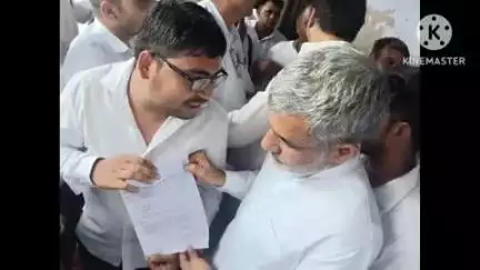 लोहारू: लोहारू में NSUI ने अपनी मांगों को लेकर विधायक राजवीर फरटिया को सौंपा मांग पत्र