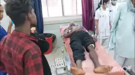 गारू: सरयू प्रखंड के पीरी ग्राम में सड़क हादसे में दो बाइक सवार युवक गंभीर रूप से घायल