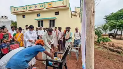 ಹಡಗಲಿ: ಅಲ್ಲಿಪುರ ಗ್ರಾಮದಲ್ಲಿ ಅಂಗನವಾಡಿ ಕಟ್ಟಡದ ನಿರ್ಮಾಣಕ್ಕೆ ಭೂಮಿ ಪೂಜೆ ನೆರವೇರಿಸಿದ ಶಾಸಕ;ಕೃಷ್ಣ ನಾಯ್ಕ್